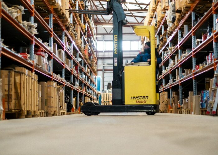 warehouse management system untuk distributor dengan proses inventory dan picking