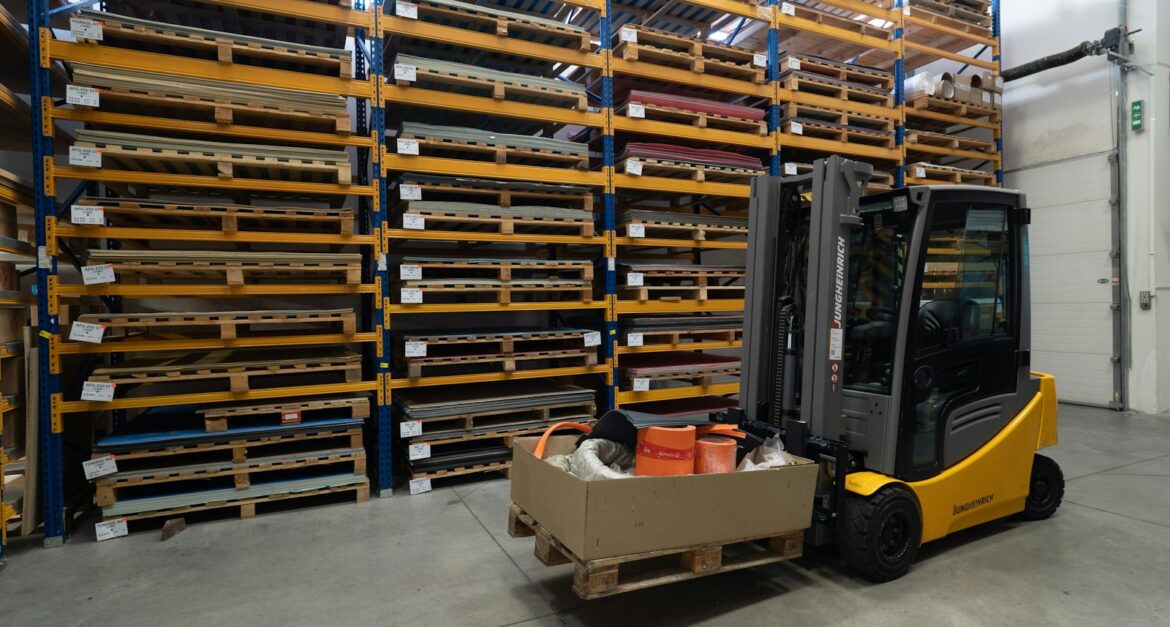 inventory planning untuk mengendalikan stok dan perputaran persediaan gudang