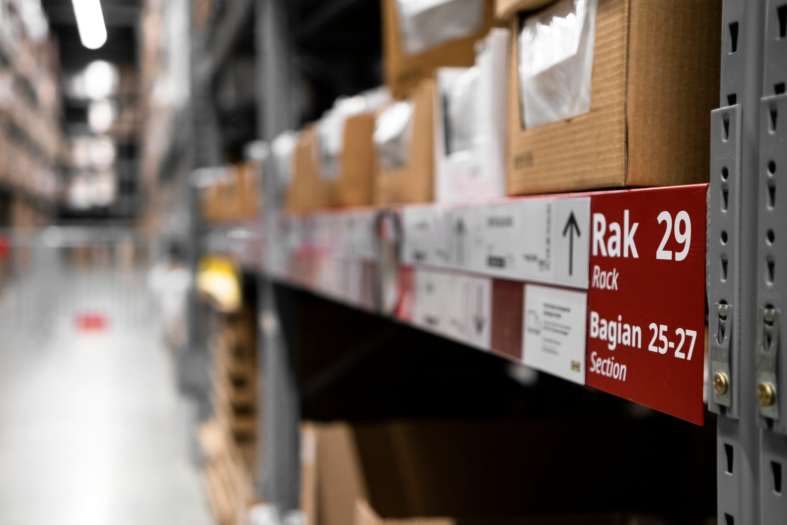 rak gudang dan inventory untuk penerapan barcode dan RFID