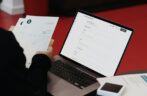 Order to Cash Logistik: 8 Cara Mempercepat Invoice dan Cash Flow