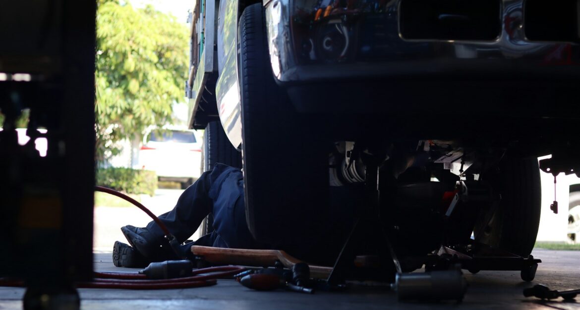 preventive maintenance vs predictive maintenance armada untuk mengurangi downtime kendaraan