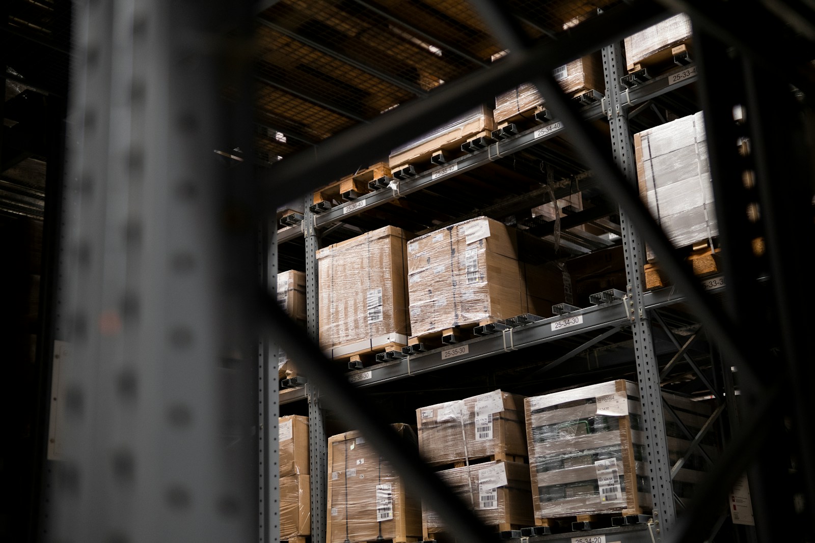 area warehouse untuk pemantauan suhu dan penyimpanan produk rantai dingin