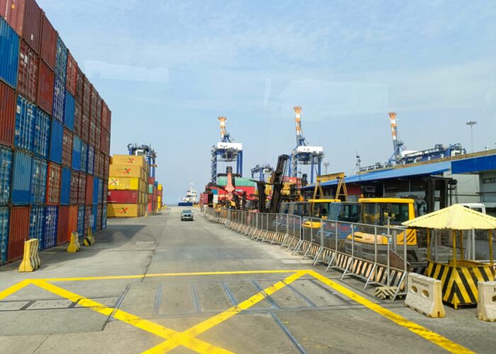 Yard Management System untuk Loading Dock yard management system untuk mengatur antrean truk dan loading dock